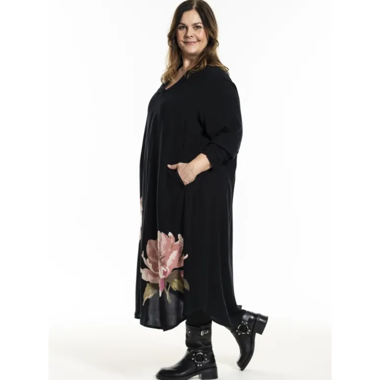 Gozzip GHenny Dress - Sort kjole med pink blomst G246019 Black fra Gozzip
