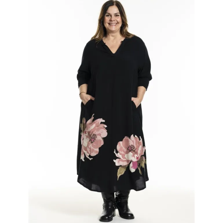 Gozzip GHenny Dress - Sort kjole med pink blomst G246019 Black fra Gozzip