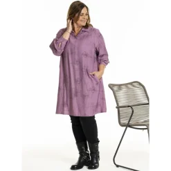 Gozzip GIdalene Tunic - Lilla tunika med streg print G251007 Orchid fra Gozzip