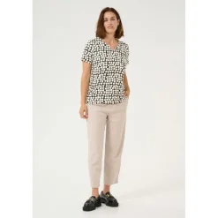 Kaffe Kabella Jersey Blouse - Sort/sand printet t-shirt 10508467 Black_Sand Graphic Dot fra Kaffe