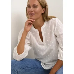 Kaffe KAjollia Blouse - Offwhite bluse med hjerter 10508453 Chalk fra Kaffe