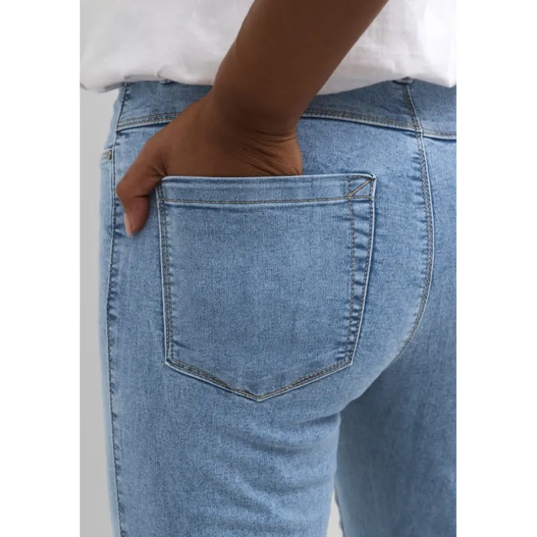 Kaffe KAvicky Jeans - Light Blue Washed jeans 10506530 fra Kaffe