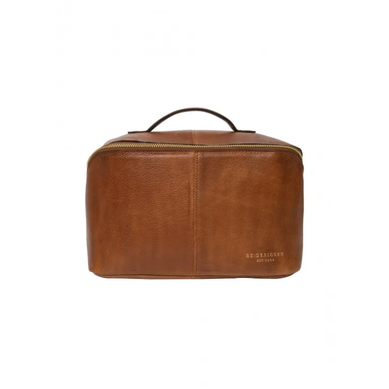 RE:DESIGNED Halima Big - Brun skind toilet taske 6374 Walnut fra RE:DESIGNED