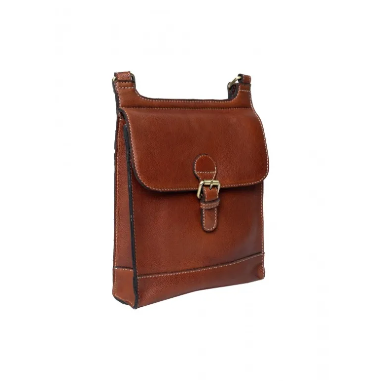 RE:DESIGNED Jeane Big - Brun crossover med spænde 6459 Cognac fra RE:DESIGNED