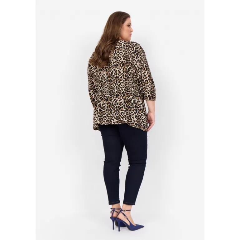 Wasabi WA-VANJA 1 - Leo printet bluse W10441 Desert Brown Combi fra Wasabiconcept