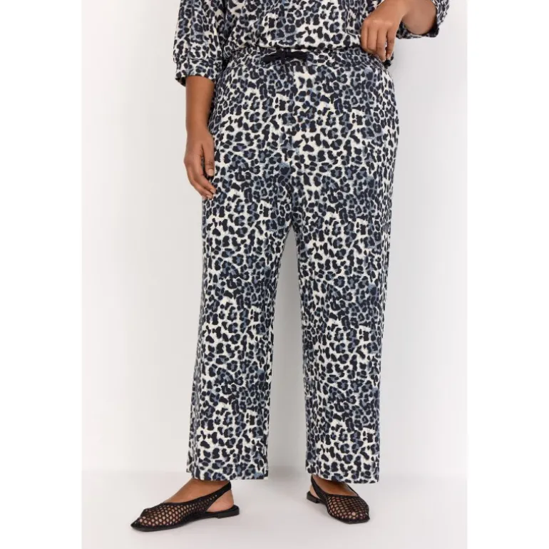 Wasabi WA-VEA 3 - Leopard printet buks W20313 Black Combi fra Wasabiconcept